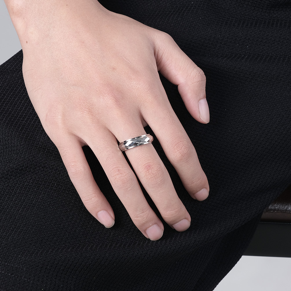 Anillo de acero inoxidable ant - Initial Ring Custom reseña y precio